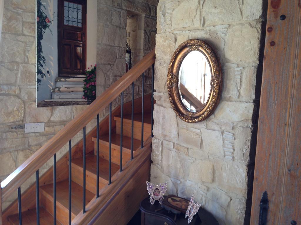 Lofou Traditional Stone House Zimmer foto